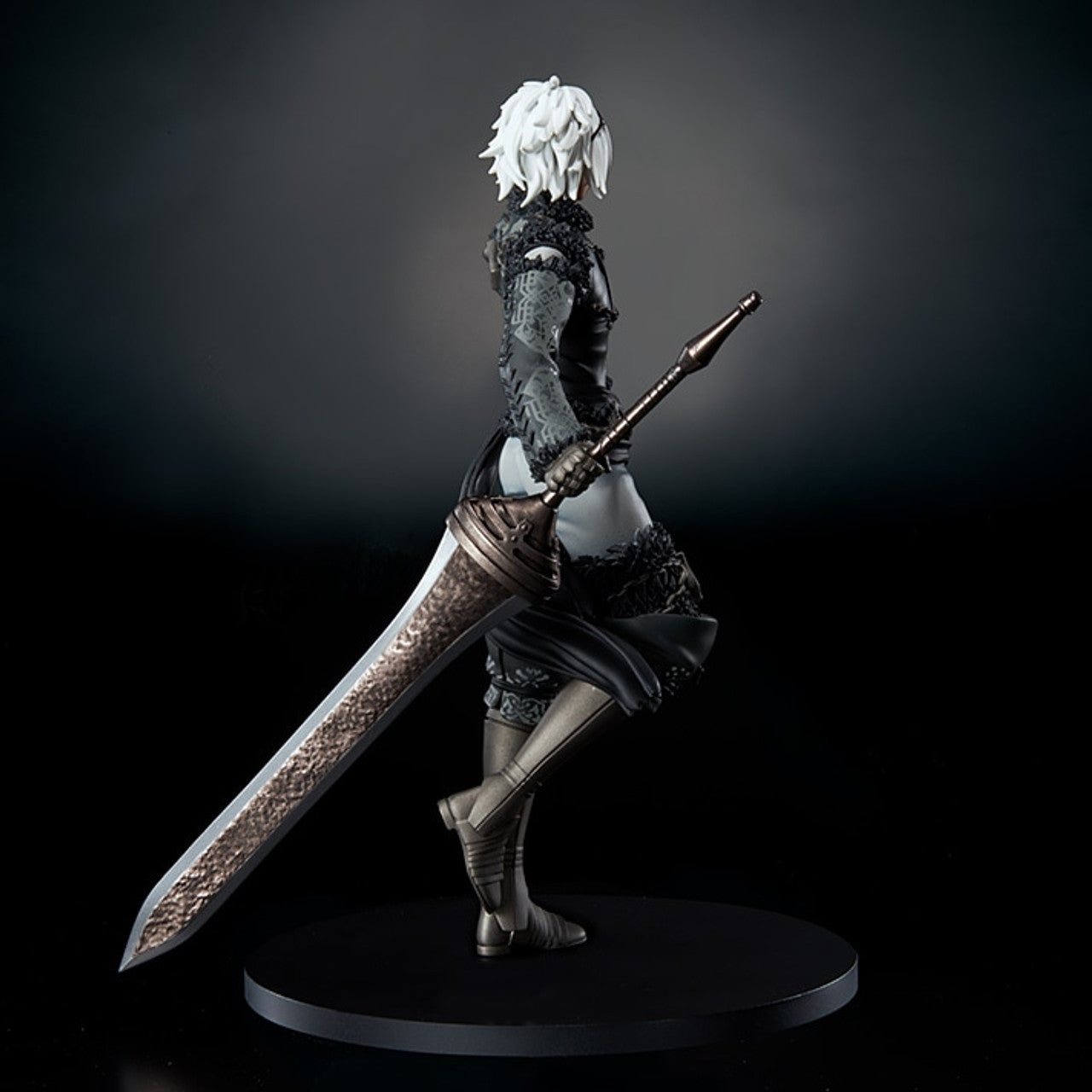 NIER REPLICANT VER.1.22474487139... STATUETTE - ADULT PROTAGONIST - PokeBox USA